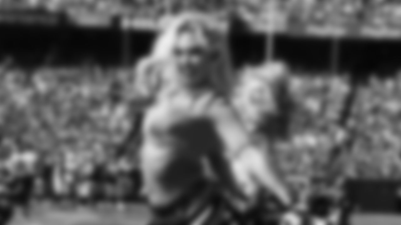 211011-ben-gals-cheerleaders_12