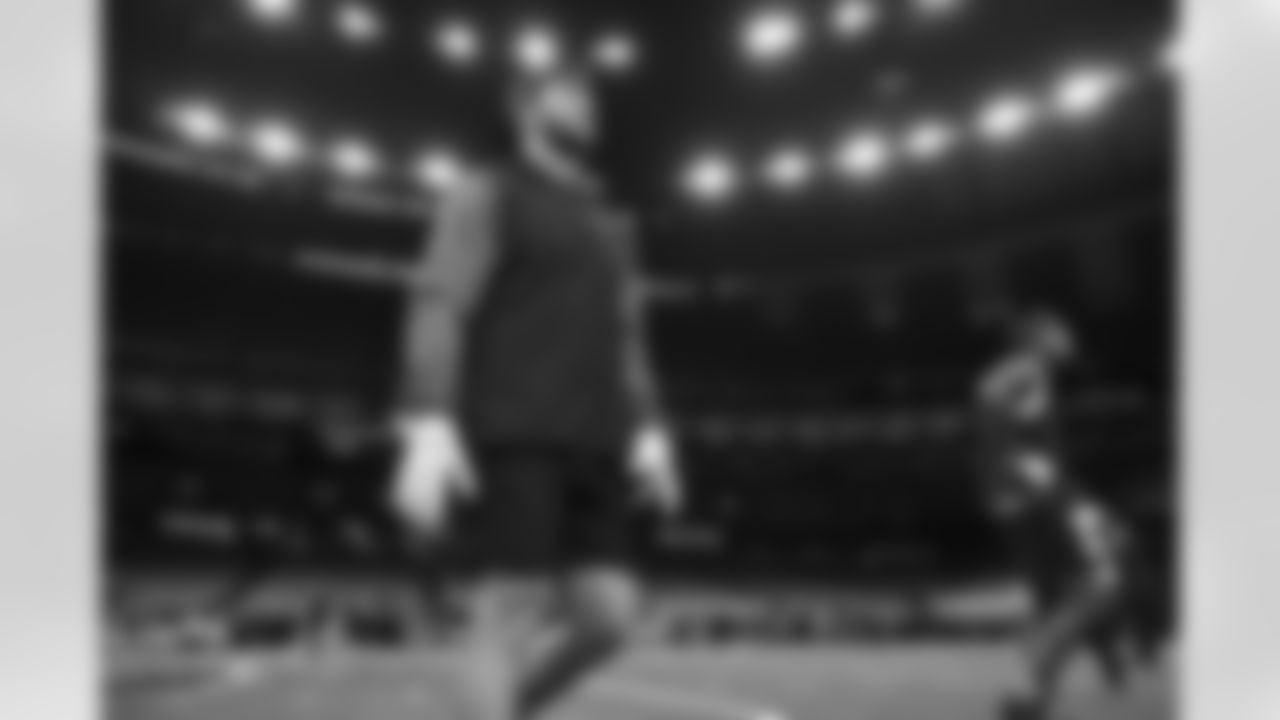 WR Trent Taylor warms up before the upcoming Week 6 game at Caesars Superdome in New Orleans during the 2022 NFL Season.