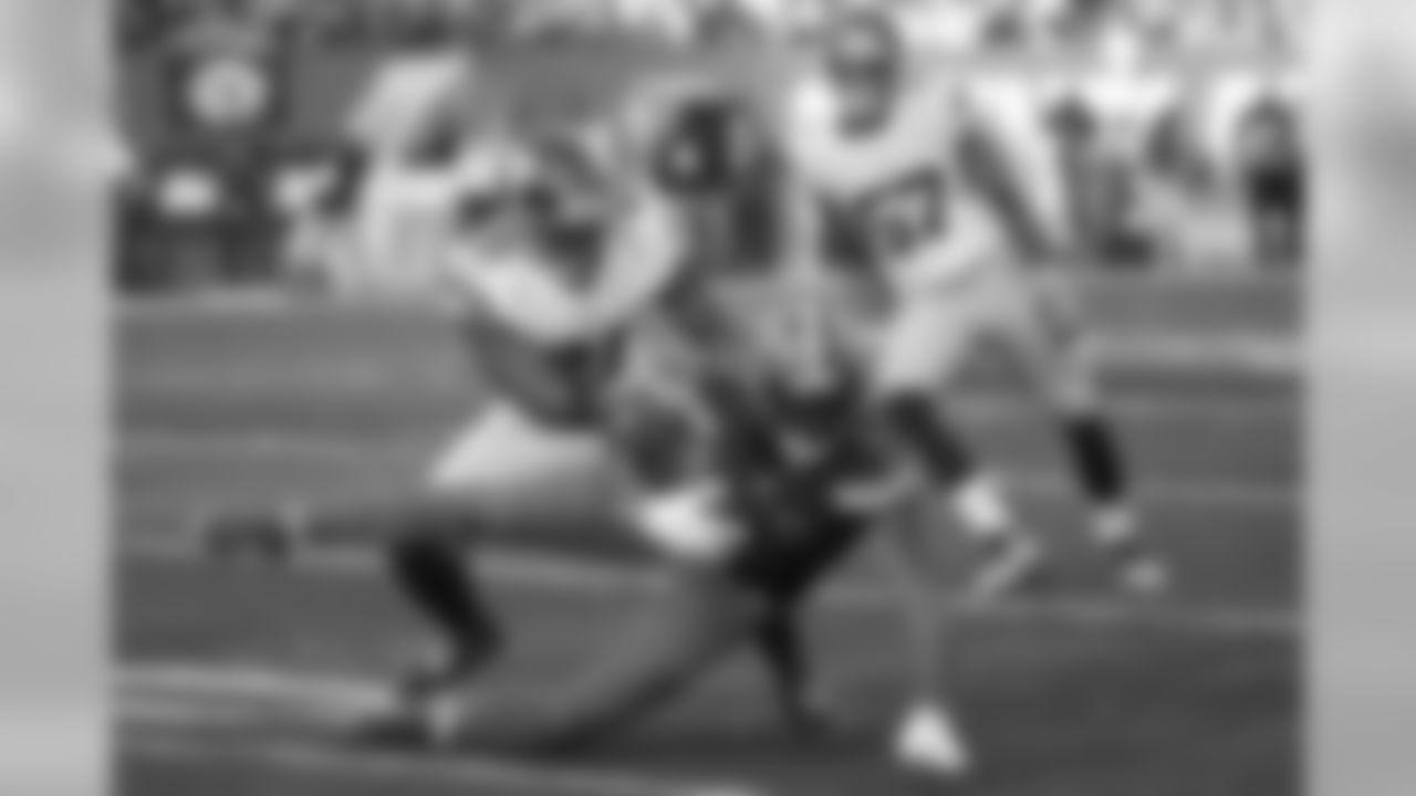 WR Terrelle Pryor Sr. is tackled.