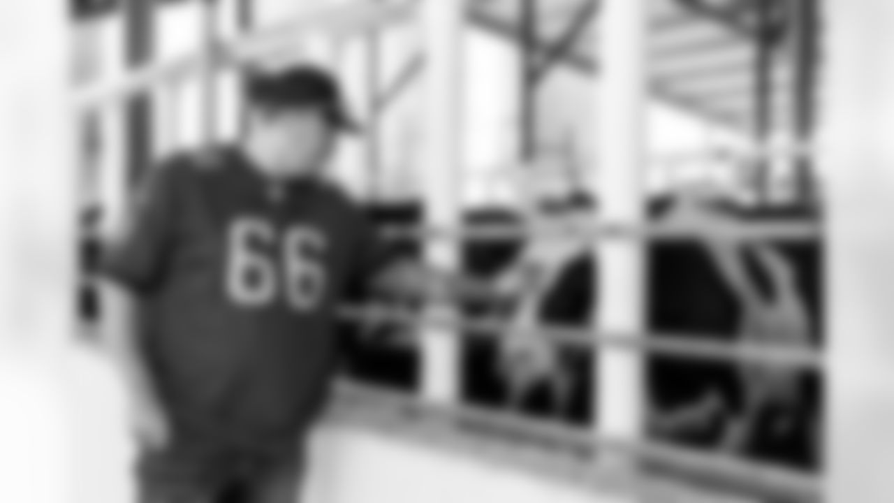 TAMPA, FL - January 10, 2023 - Center Ryan Jensen #66 of the Tampa Bay Buccaneers during a visit to Nickerson Cattle Co. for the Florida Dairy Council. Photo By Kyle Zedaker/Tampa Bay Buccaneers