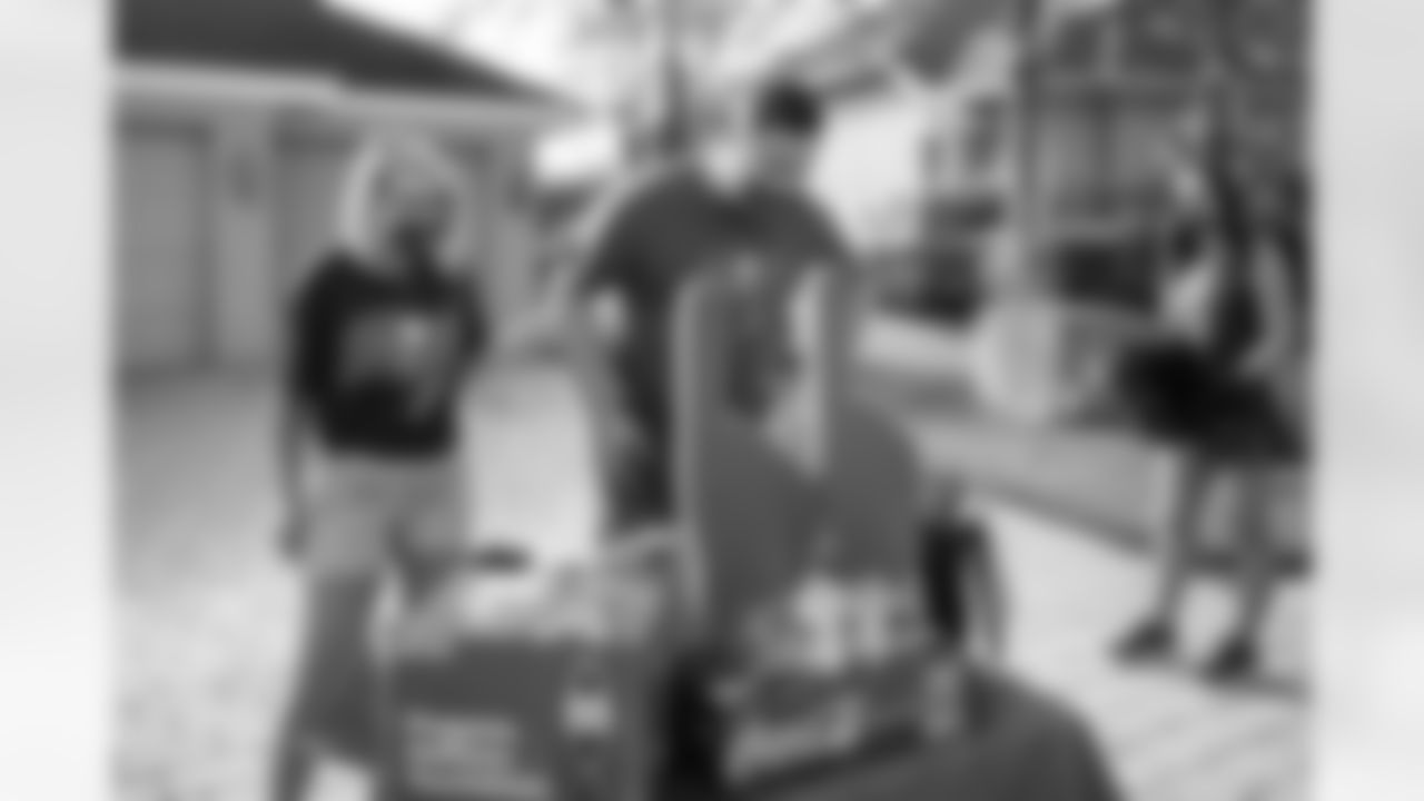 TAMPA, FL - OCTOBER 03, 2020 - Tampa Bay Buccaneers deliver homegating packages to season pass members during the 2020 Season Pass Member Homegating Surprise and Delight. Photo By Tori Richman/Tampa Bay Buccaneers