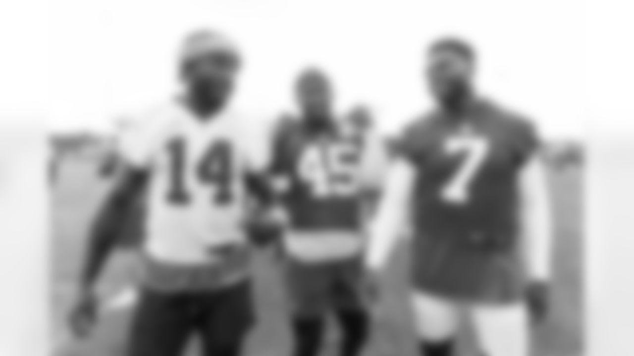 EAST RUTHERFORD, NJ - August 17, 2023 - Wide Receiver Chris Godwin #14, Inside Linebacker Devin White #45, and Outside Linebacker Shaquil Barrett #7 of the Tampa Bay Buccaneers during 2023 Training Camp practice at the New York Giants training facility. Photo By Kyle Zedaker/Tampa Bay Buccaneers