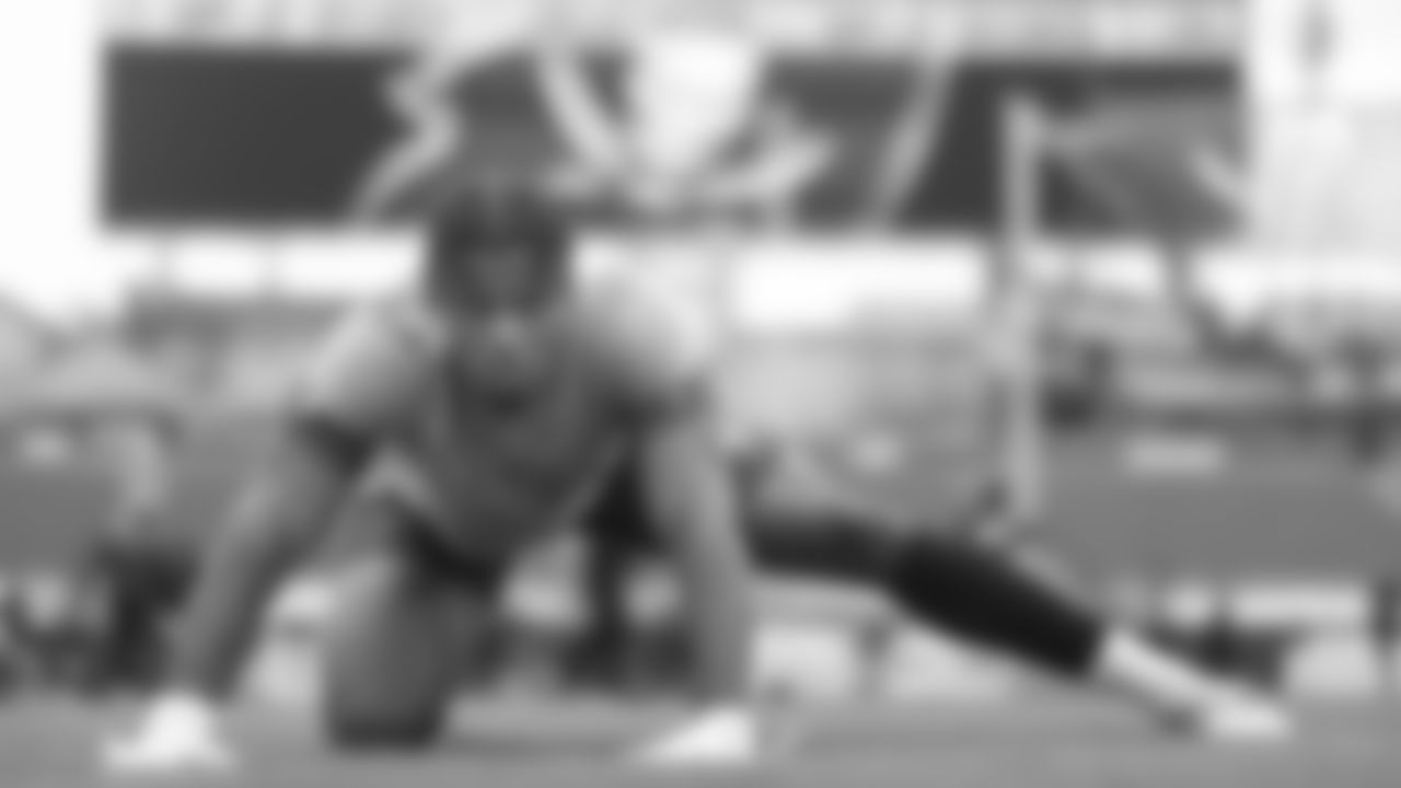49 Outside Linebacker Cam Gill