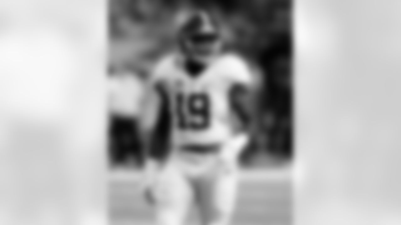 19 Reggie Ragland LB SR - Alabama