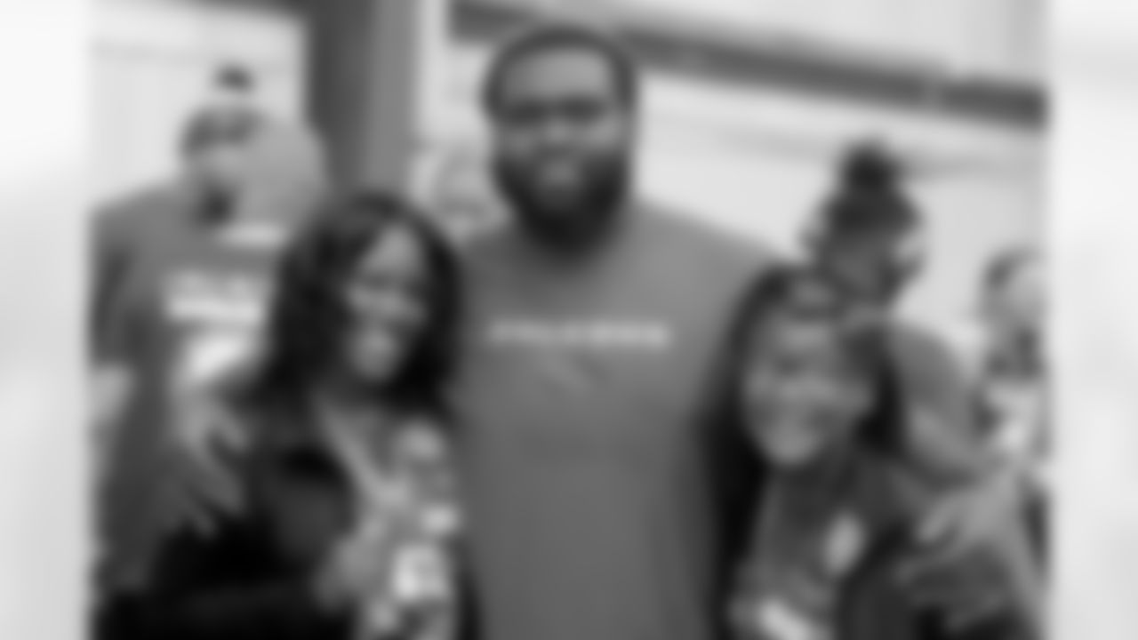 DT Deadrin Senat, playing for Howard Wade, Army