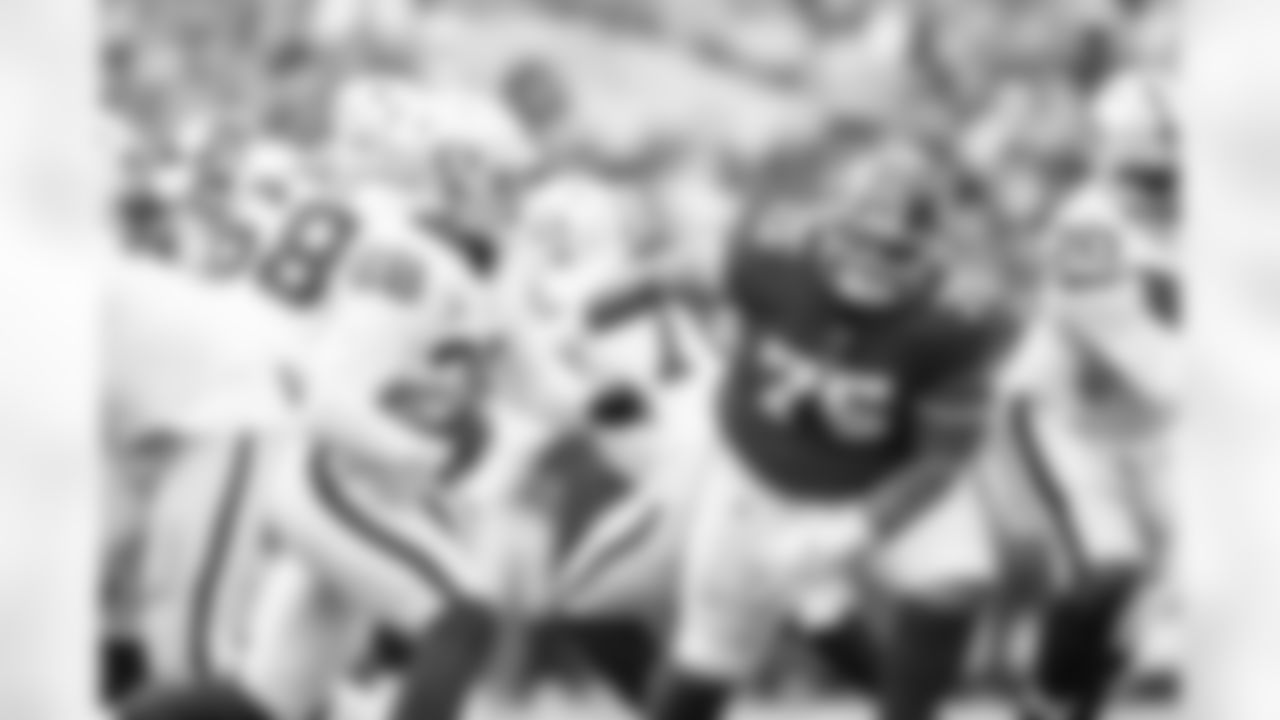 Danny Shelton (75)