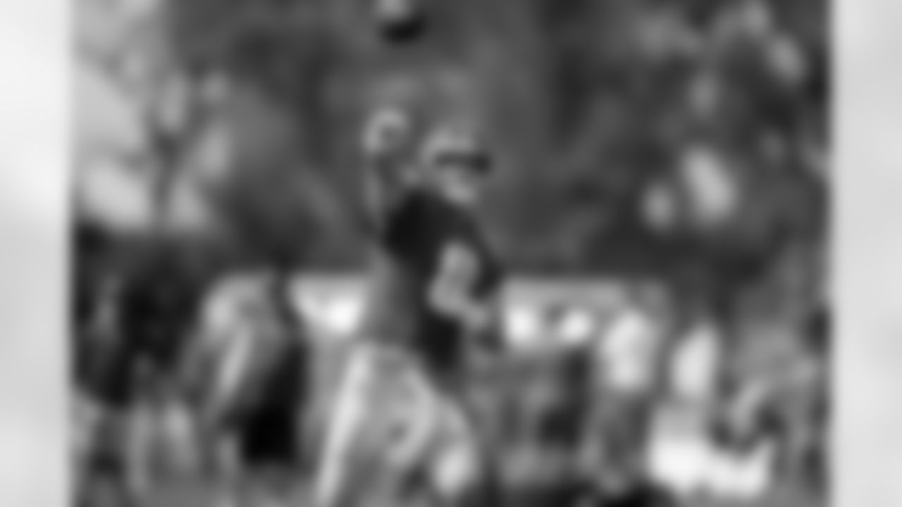 QB Daniel Jones (8)