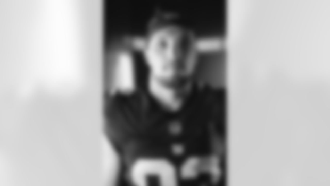 TE Daniel Bellinger (82)