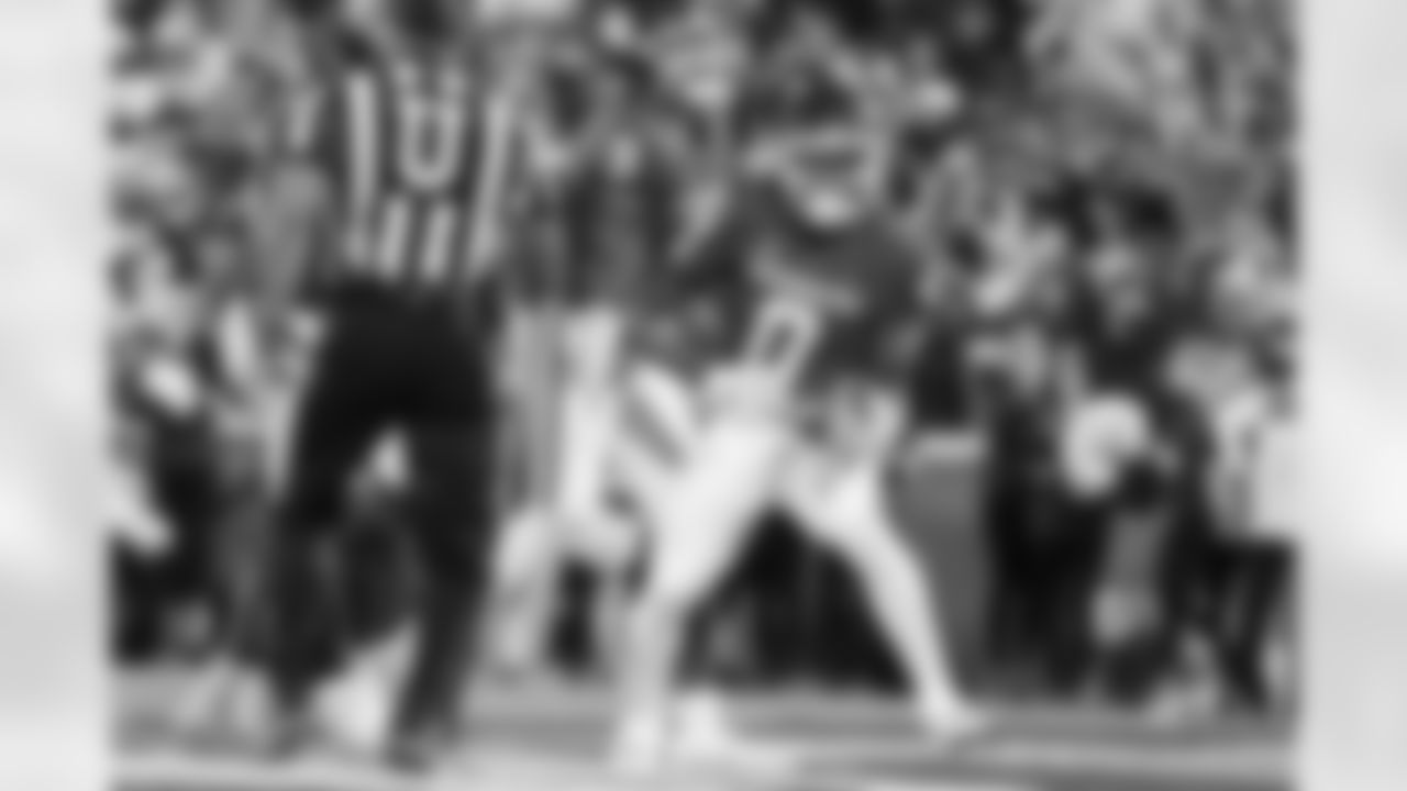 Oklahoma running back Eric Gray (0) runs in for a touchdown during the second half of an NCAA college football game against TCU, Saturday, Oct. 16, 2021, in Norman, Okla. (AP Photo/Alonzo Adams)