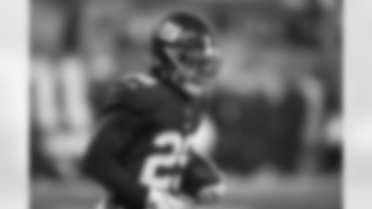Xavier McKinney (29)