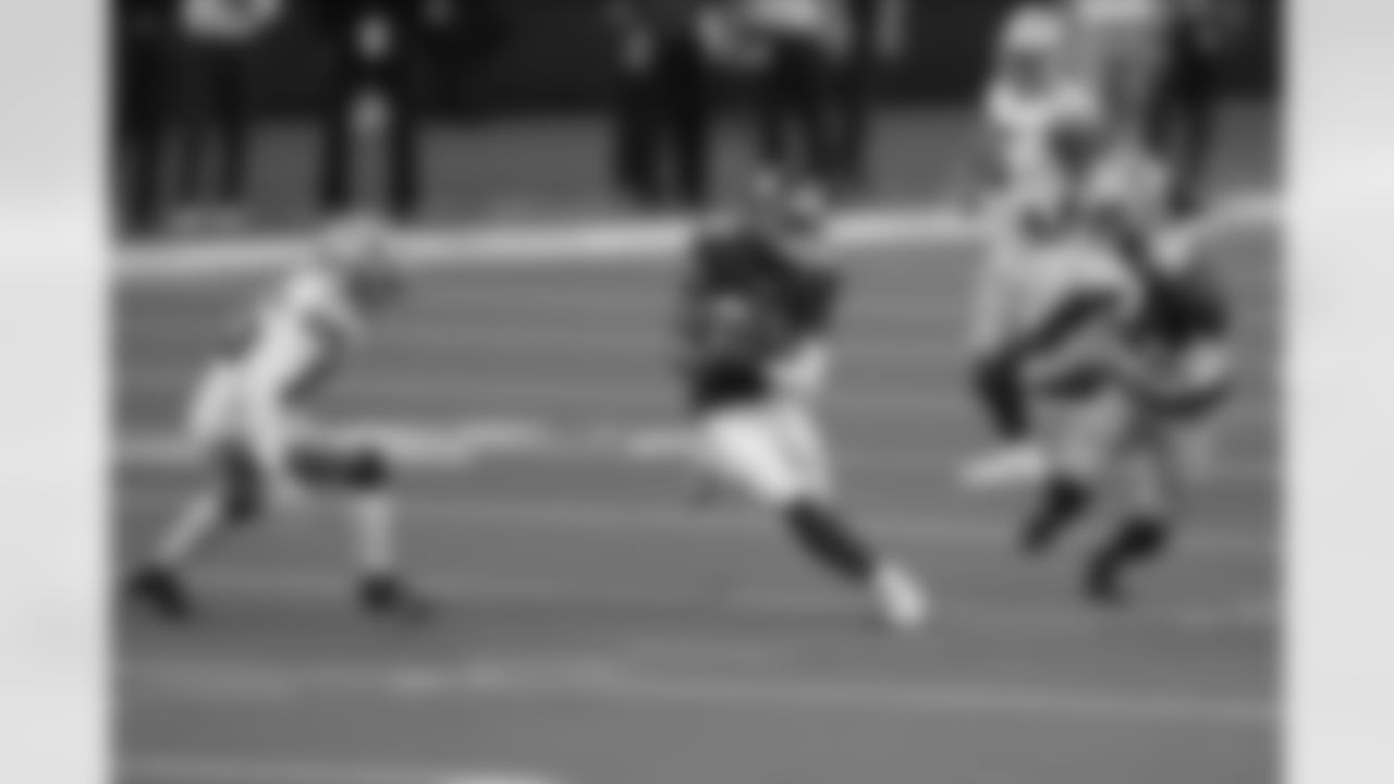 New York Giants wide receiver Darius Slayton (86) runs the ball during an NFL game against the Dallas Cowboys, Sunday, Oct. 11, 2020, in Arlington, Texas. The Cowboys beat the Giants 37-34. (Cooper Neill via AP)