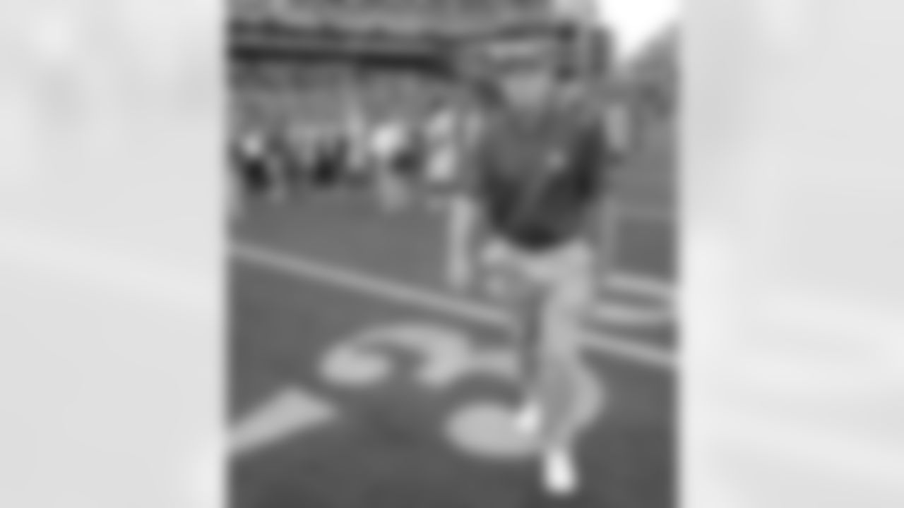 New York Giants head coach Tom Coughlin walks off the field after the Seattle Seahawks beat the Giants, 42-30, in an NFL football game Sunday, Sept. 24, 2006, at Qwest Field in Seattle. (AP Photo/Ted S. Warren)