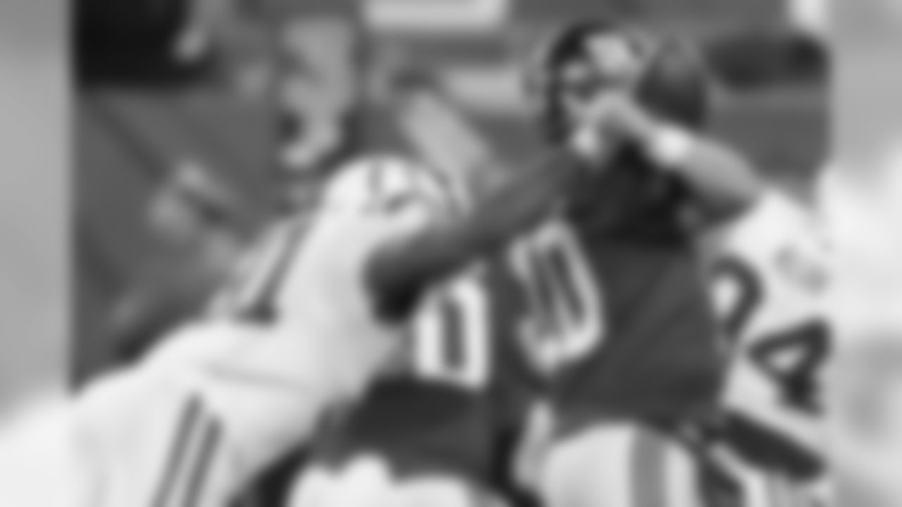 The Giants are unable to keep pace as Manning gets sacked and fumbles the ball, which the Colts recover. WATCH HIGHLIGHT