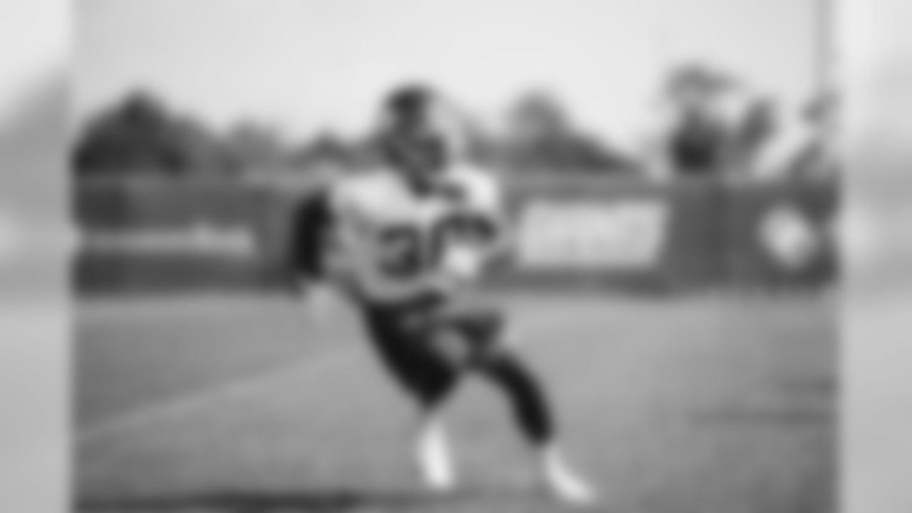 CB Darnay Holmes