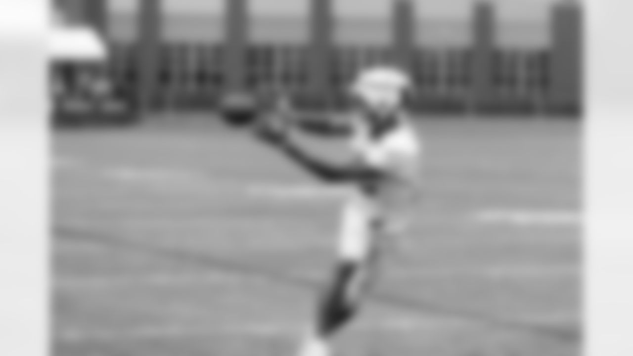 TE Darren Waller (12)