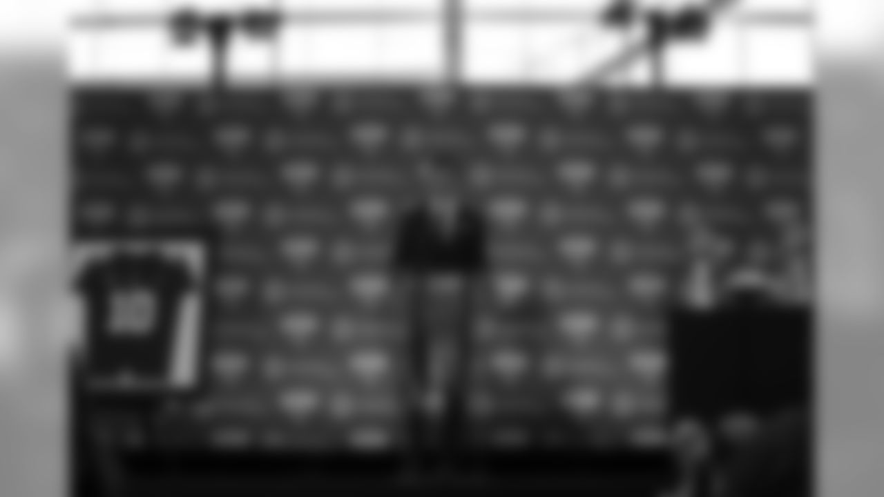 New York Giants NFL football quarterback Eli Manning announces his retirement on Friday, Jan. 24, 2020, in East Rutherford, N.J. (AP Photo/Adam Hunger)
