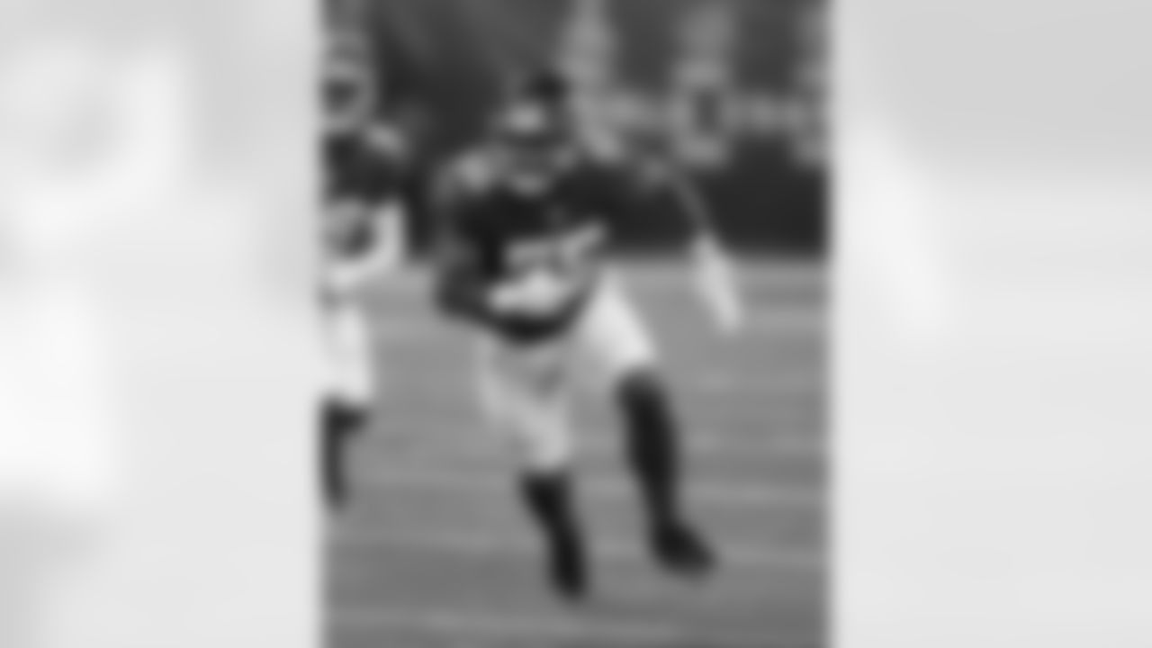 New York Giants linebacker Reggie Ragland (55) during a preseason game against the New York Jets on Saturday August 14th, 2021 in East Rutherford, New Jersey