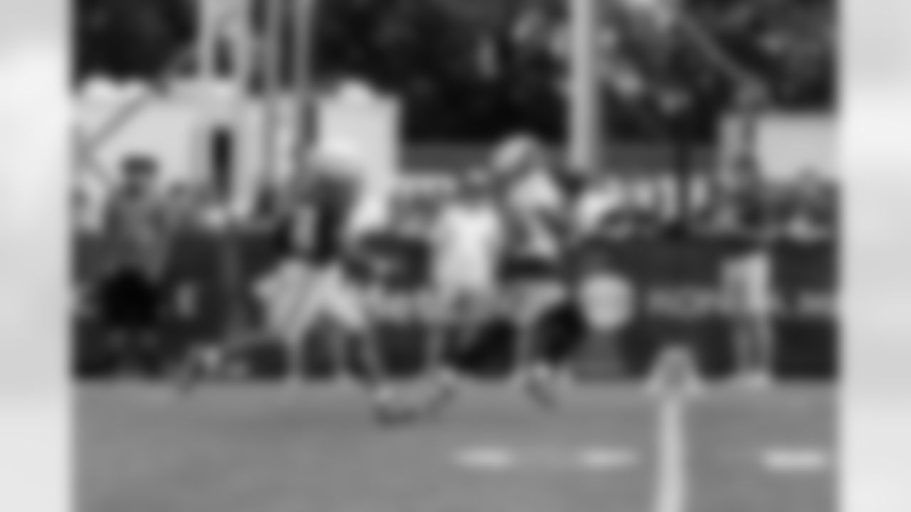 RB Saquon Barkley (26)