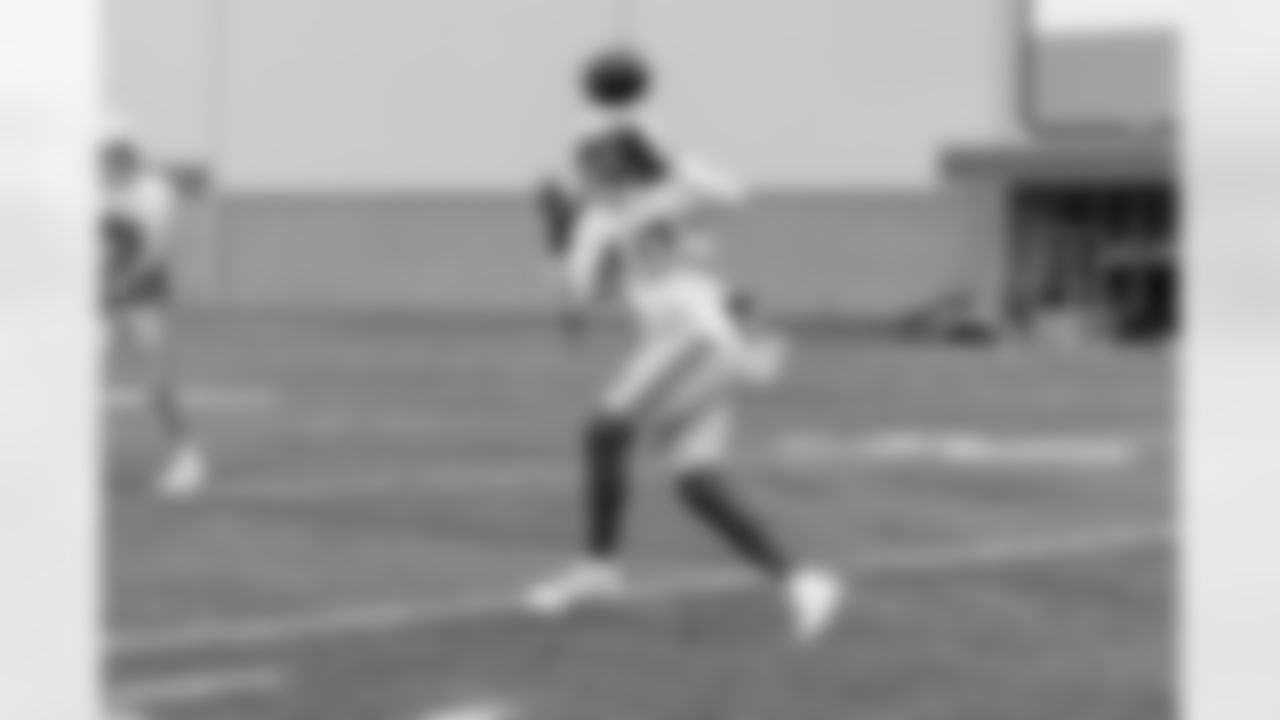 TE Ryan Jones (49)