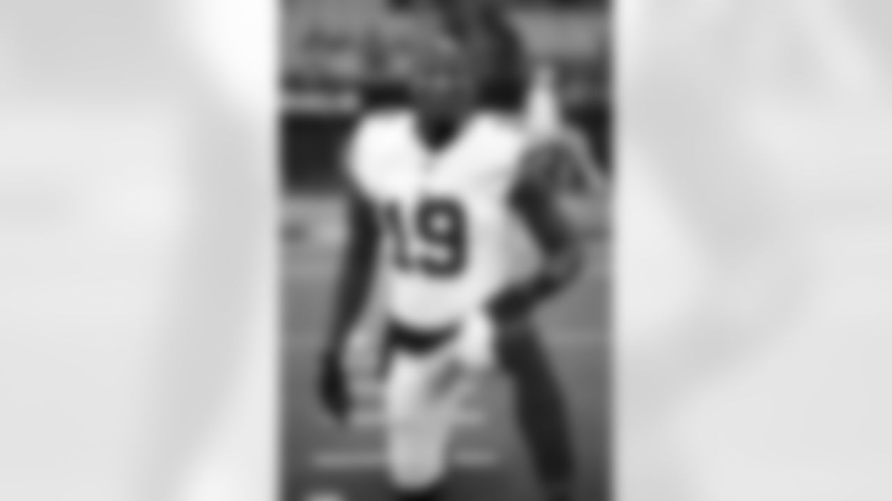 S/ILB Isaiah Simmons (19)