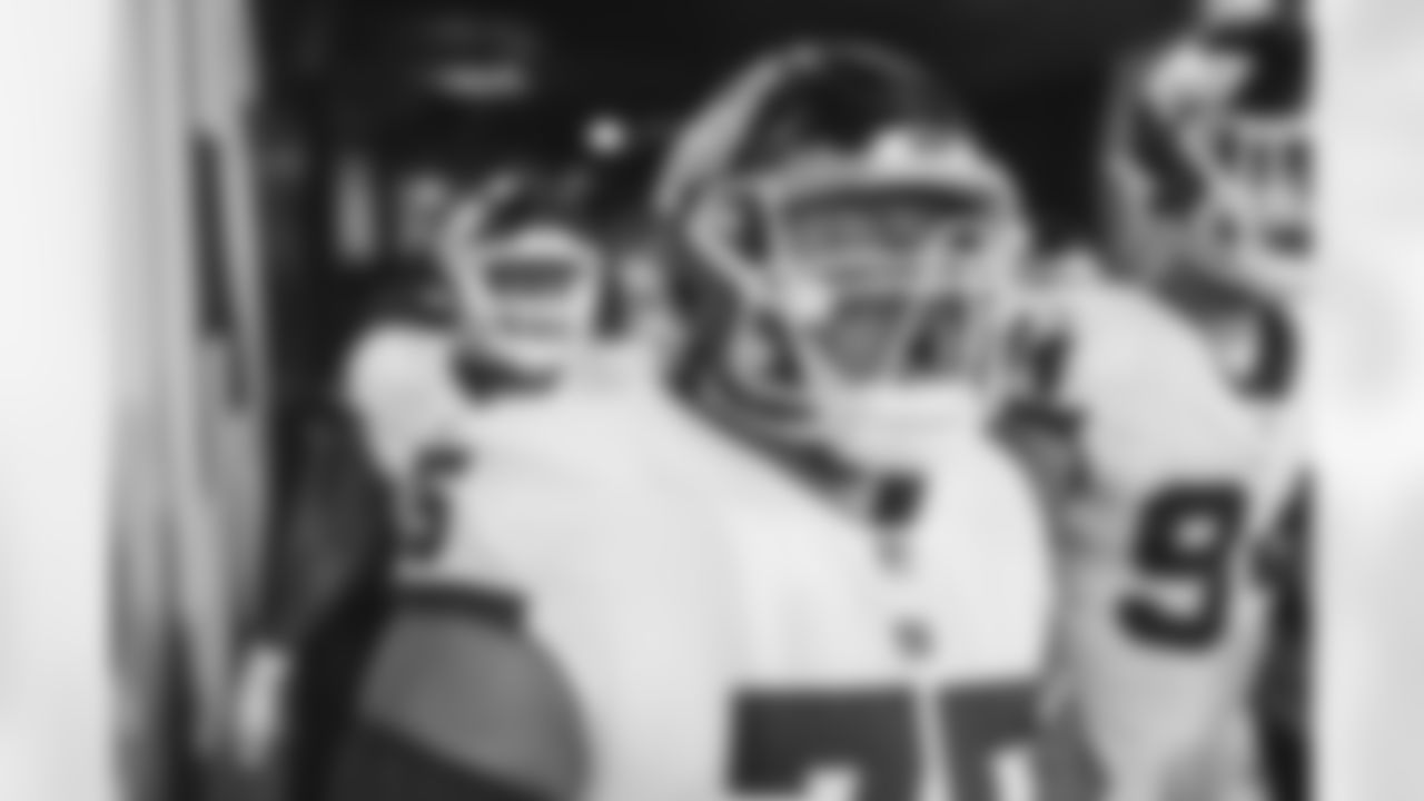 DL Danny Shelton