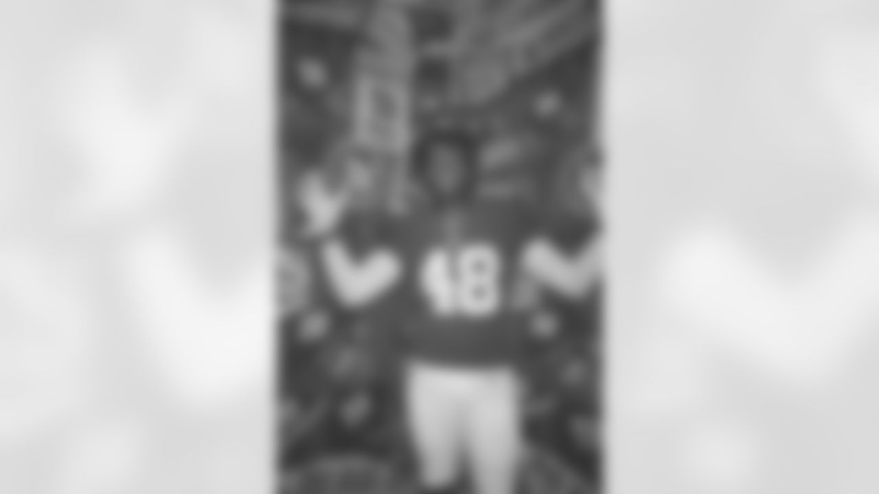 LB Tae Crowder (48)