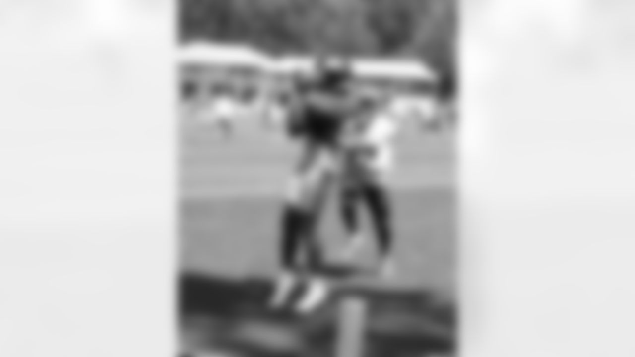 New York Giants wide receiver Sterling Shepard (3) makes a touchdown catch during a NFL Training Camp joint practice at the Cleveland Browns practice facility on Friday August 20, 2021 in Berea, Ohio