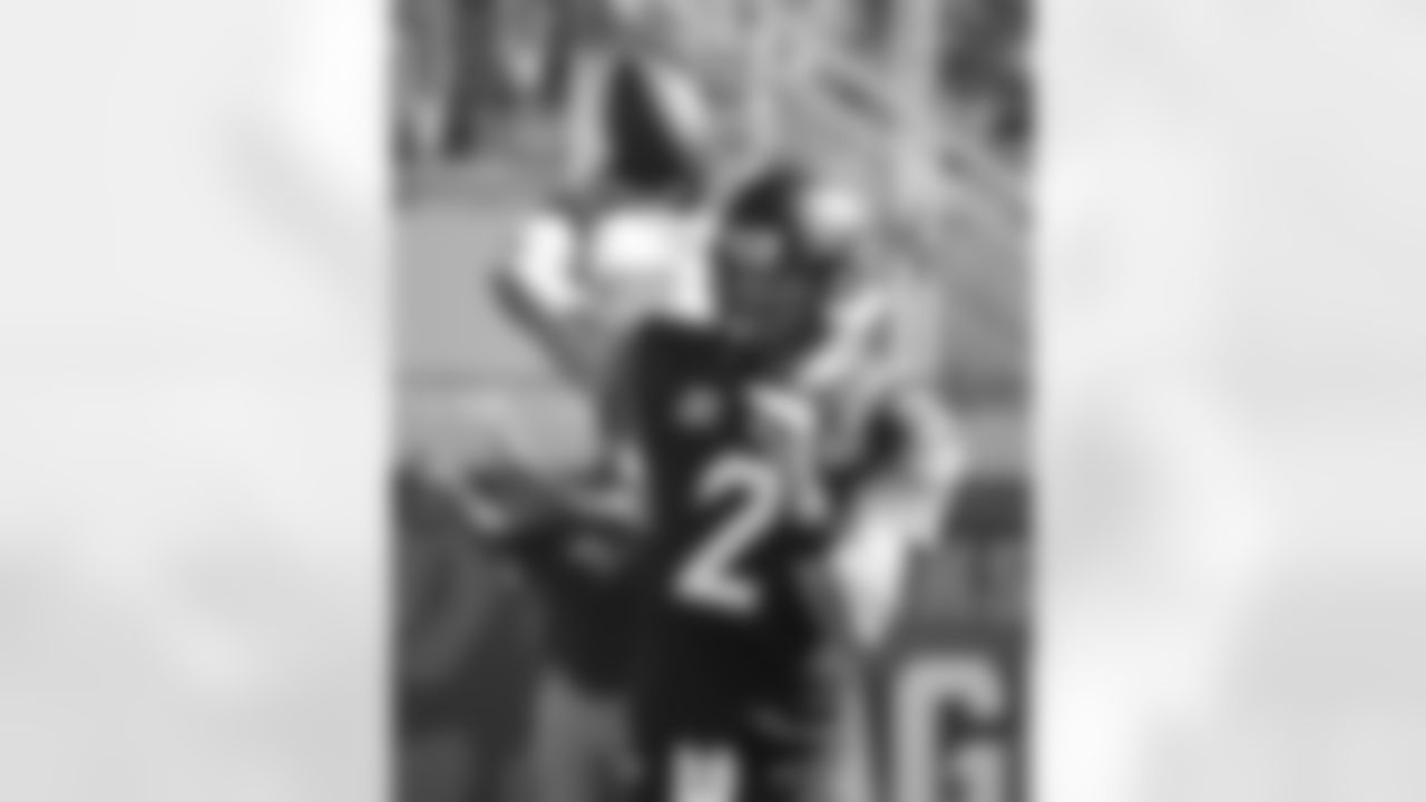 QB Ricky Stanzi