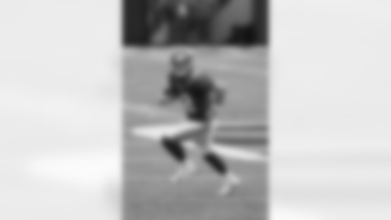 New York Giants quarterback Colt McCoy (12) runs with the ball during an NFL football game against the Cincinnati Bengals, Sunday, Nov. 29, 2020, in Cincinnati. The Giants defeated the Bengals 19-17. (Joe Robbins via AP)