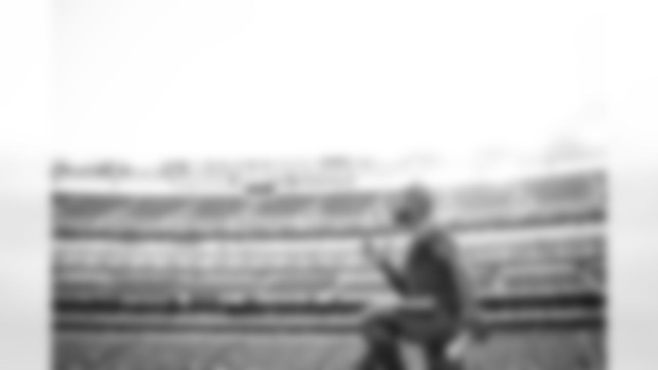 Corey Clement (30)