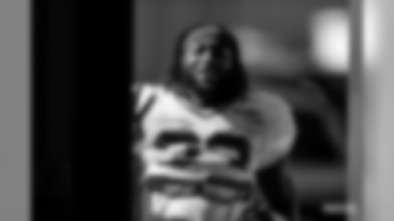 RB Aaron Jones