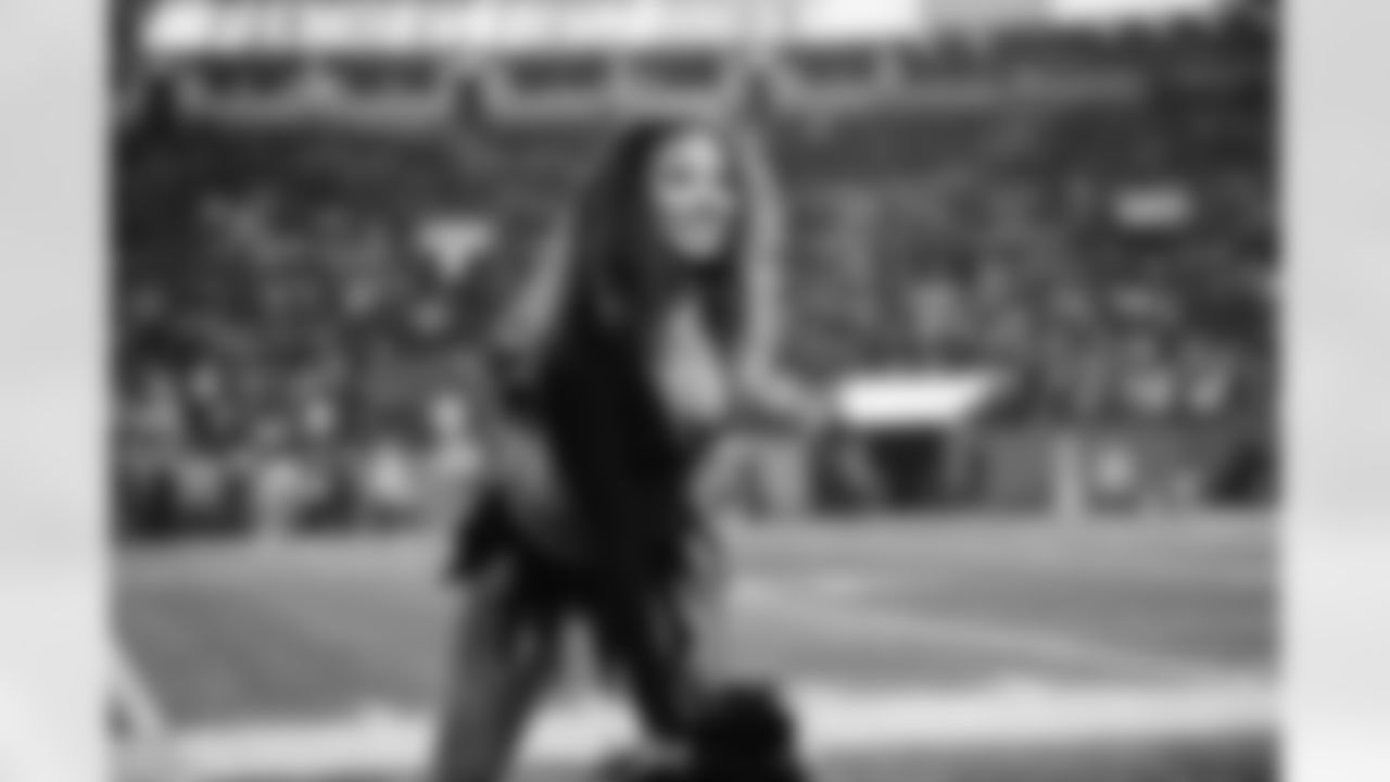 221110 Panthers vs Falcons-185