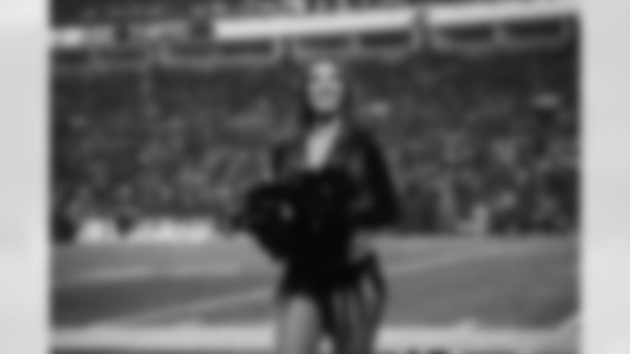 221110 Panthers vs Falcons-231