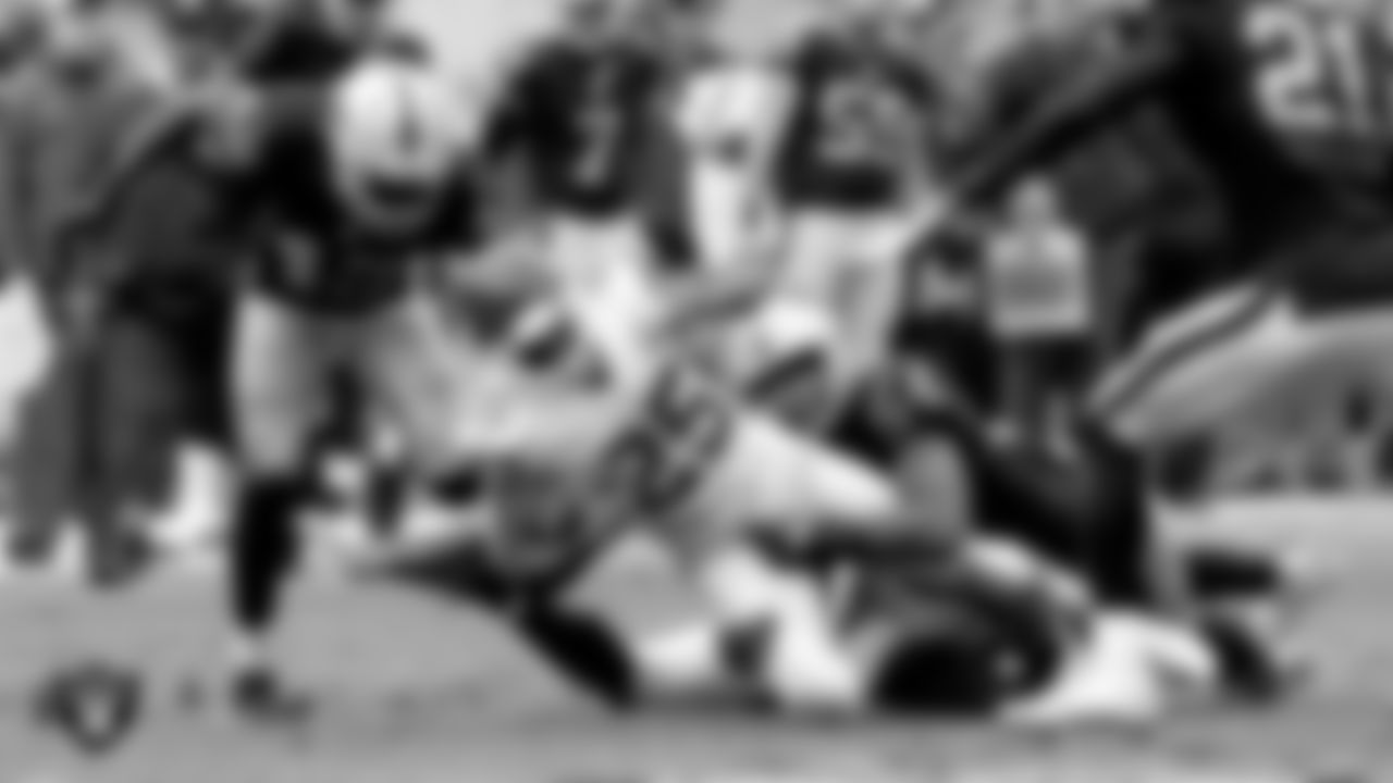 Raiders linebacker Perry Riley (54) makes a tackle during the regular season home game against the Kansas City Chiefs at O.co Coliseum, Sunday, October 16, 2016, in Oakland Calif.