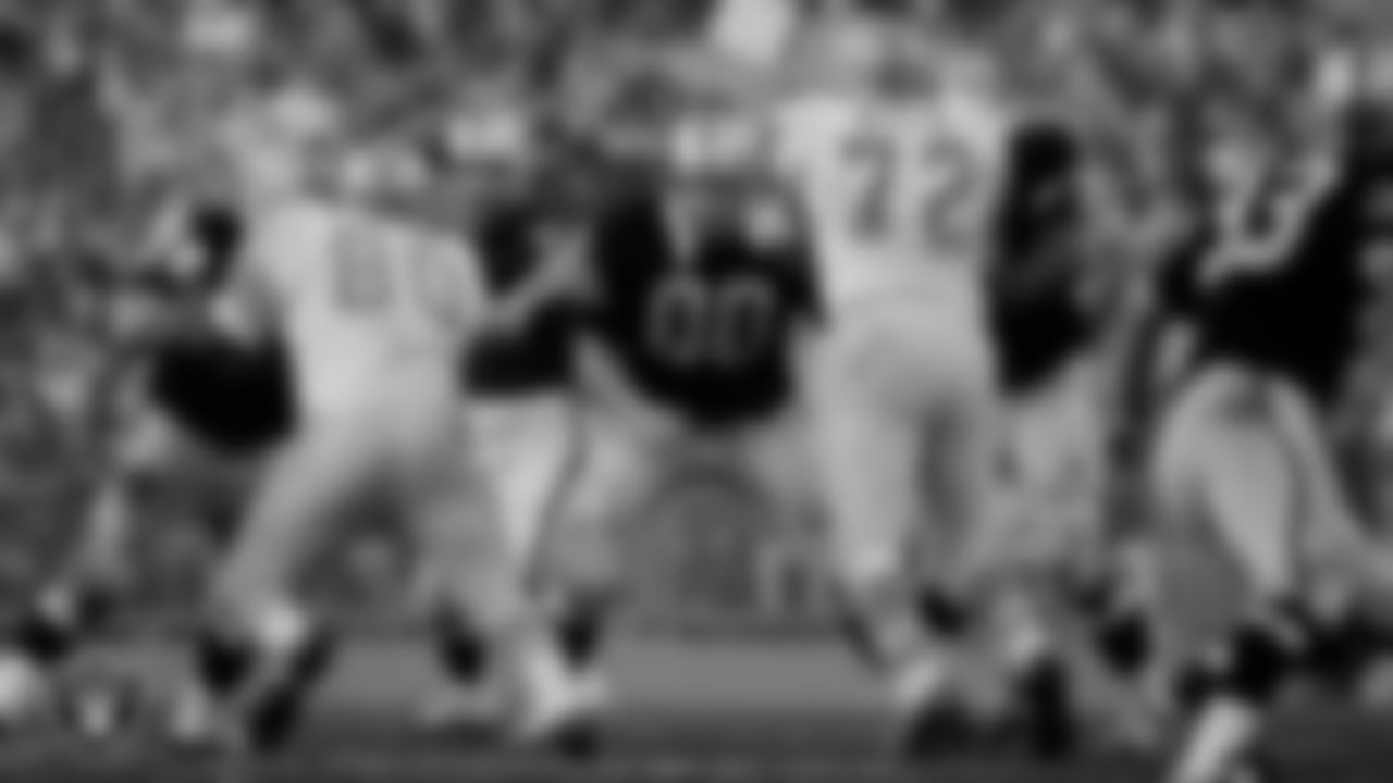 C Jim Otto (1960-74)
Hall of Fame Class of 1980