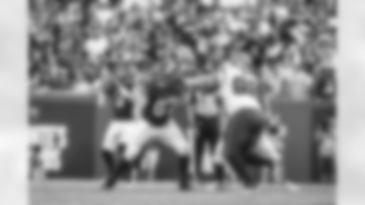 The Los Angeles Rams take on the Tampa Bay Buccaneers during Week 9 of the 2022 NFL regular season.