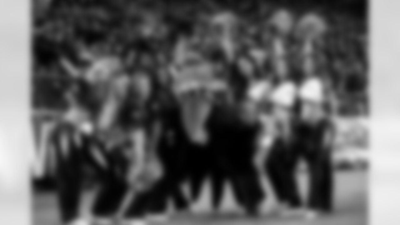 Cheer_VS_Browns_2021-1155