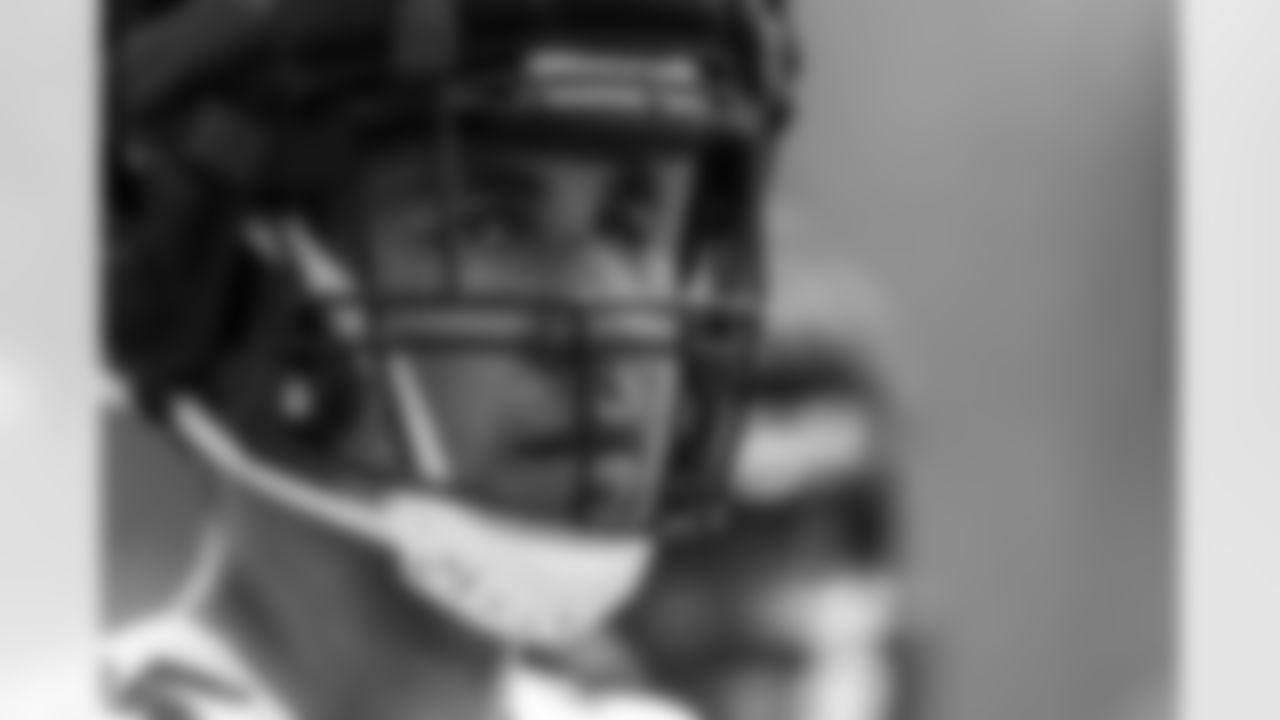 DE Tavius Robinson
