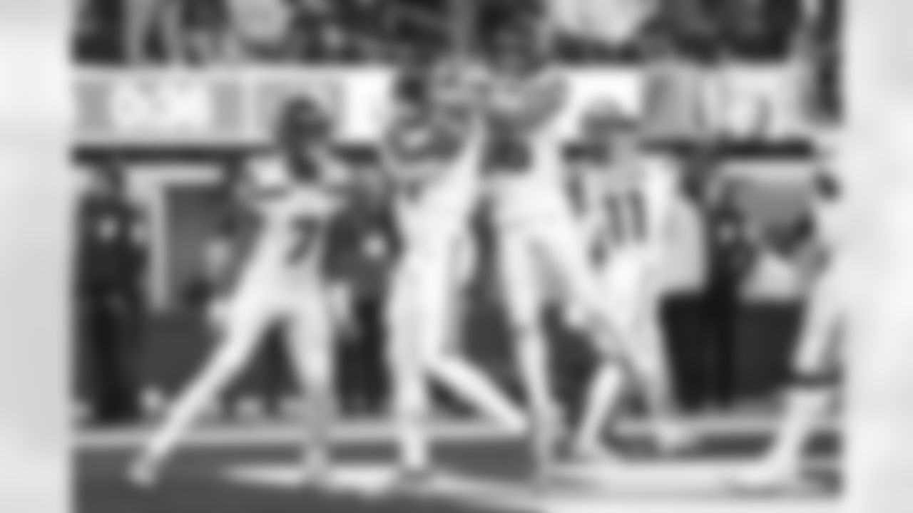 The best photos of Seahawks wide receiver Tyler Lockett from the 2022 season.