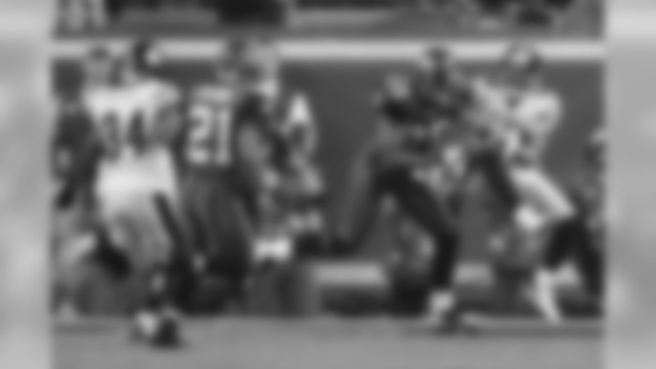 The Super Bowl XL game between the Pittsburgh Steelers and the Seattle Seahawks on Febuary 5, 2006. The Steelers defeated the Seahawks 21-10.