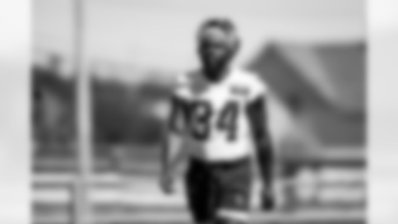 Running back Jerome Ford (34) during OTA 6 at CrossCountry Mortgage Campus on May 30, 2024.