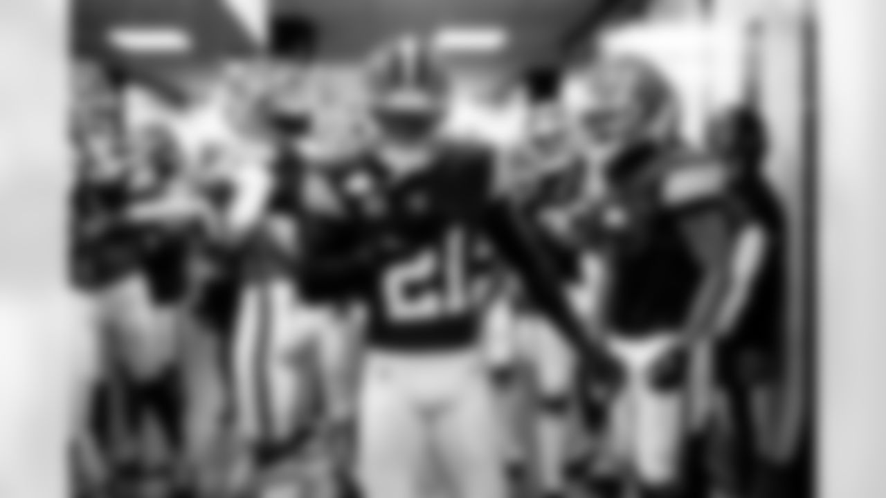 Cornerback Denzel Ward (21) before a NFL football game between the New York Giants and Cleveland Browns on September 22, 2024 at Huntington Bank Field. The Browns lost 15-21.