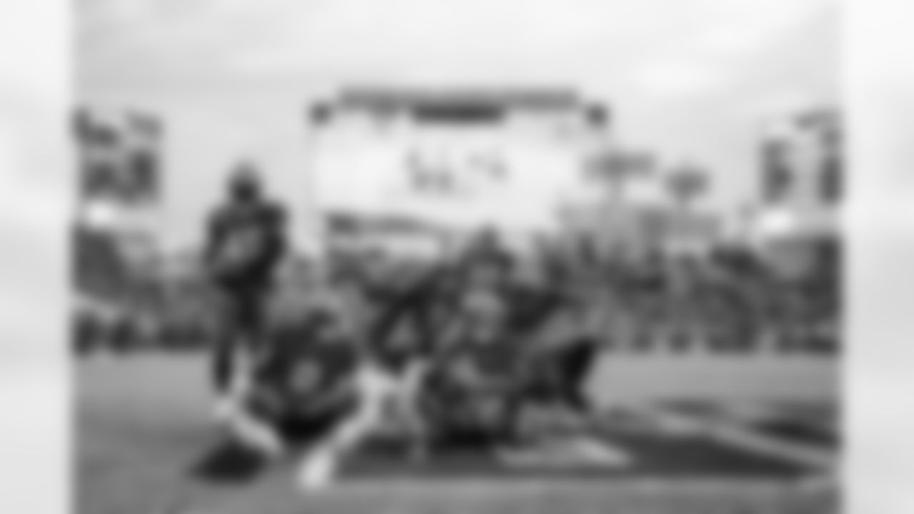 TAMPA, FL - December 24, 2023 - Inside Linebacker Devin White #45, Outside Linebacker Shaquil Barrett #7, Outside Linebacker Yaya Diaby #0, Cornerback Dee Delaney #30, Safety Christian Izien #29, Defensive Tackle Vita Vea #50 and Safety Antoine Winfield Jr. #31 of the Tampa Bay Buccaneers during the game between the Jacksonville Jaguars and Tampa Bay Buccaneers. The Bucs won the game, 30-12. Photo By Tori Richman/Tampa Bay Buccaneers