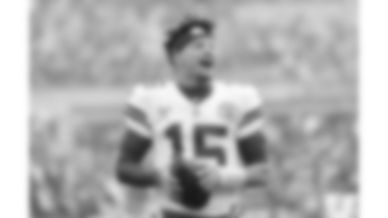 Kansas City Chiefs quarterback Patrick Mahomes (15) yells prior to the NFL Week 17 matchup against the Pittsburgh Steelers on Wednesday, December 25, 2024 in Pittsburgh, PA.