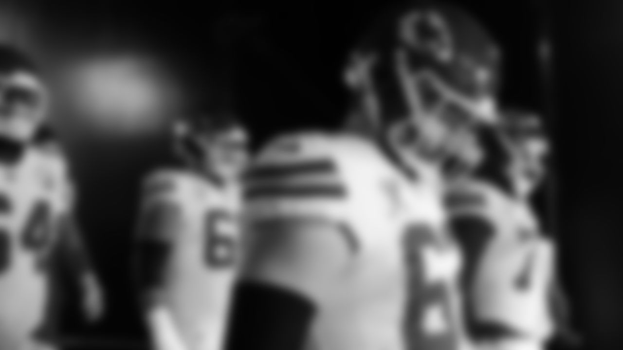Kansas City Chiefs offensive lineman Joe Thuney (62) heads to the field prior to the NFL Week 17 matchup against the Pittsburgh Steelers on Wednesday, December 25, 2024 in Pittsburgh, PA.