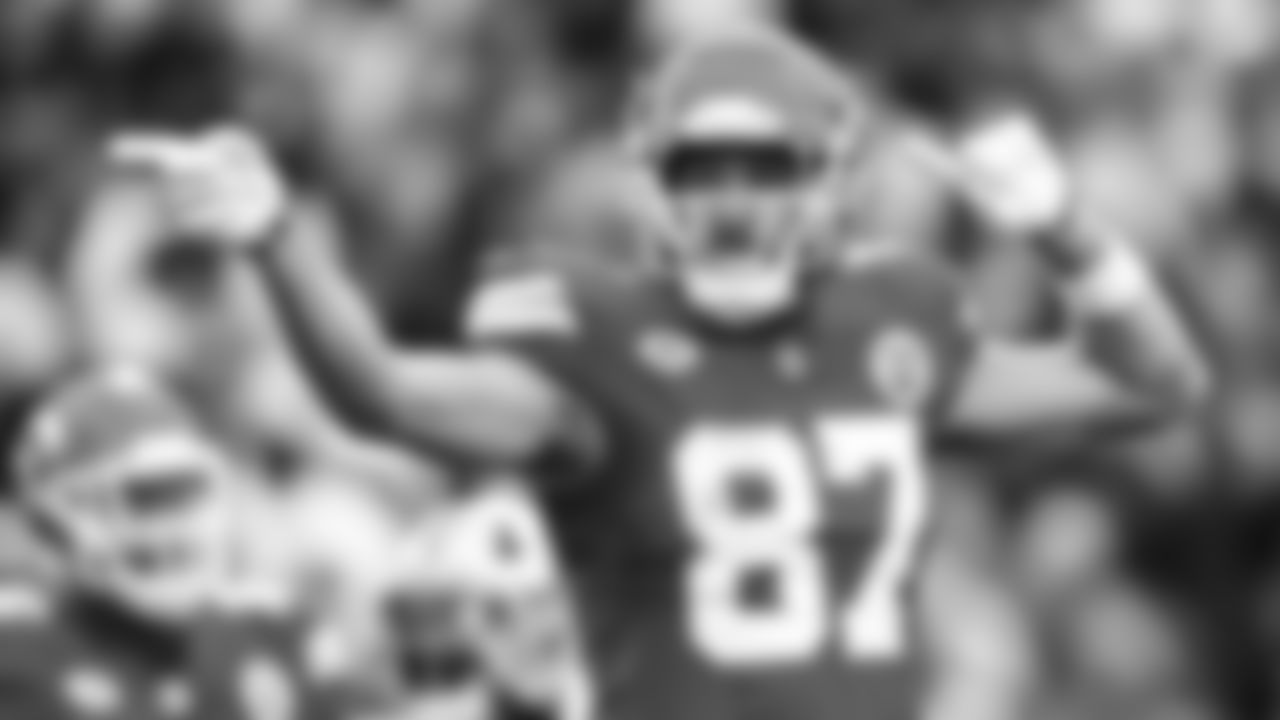 Kansas City Chiefs tight end Travis Kelce (87) during the NFL Week 16 matchup against the Las Vegas Raiders on December 25, 2023.