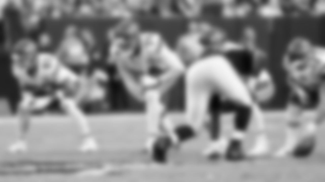 Kansas City Chiefs offensive tackle Jawaan Taylor (74) on the line during the NFL Week 8 matchup against the Las Vegas Raiders on Sunday, October 27, 2024 in Las Vegas, NV.