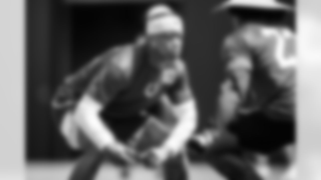 40 CB Jaylon Jones
