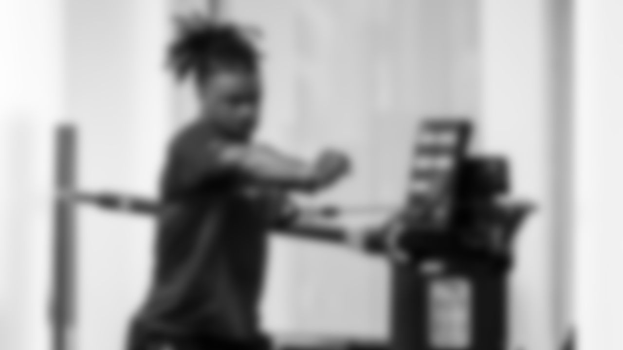 WR Adonai Mitchell #10