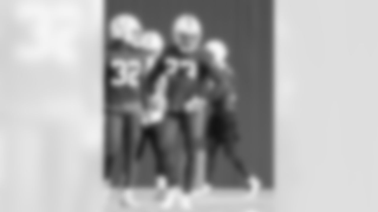 23 CB Kenny Moore II